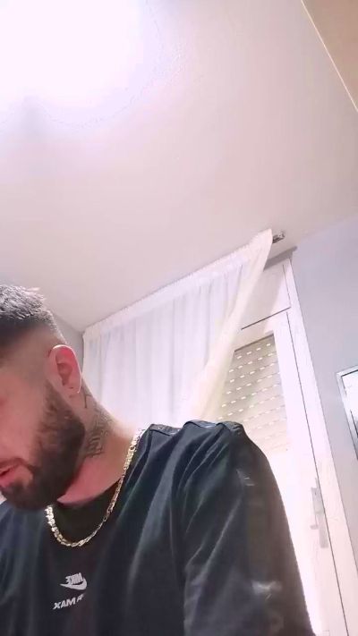 rubiorubiorubi1 live cam on Cam4