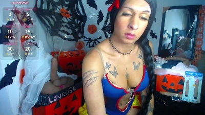 ruby_ofarell21 live cam on Cam4