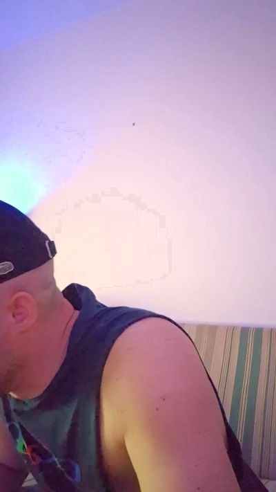 runtothesun live cam on Cam4