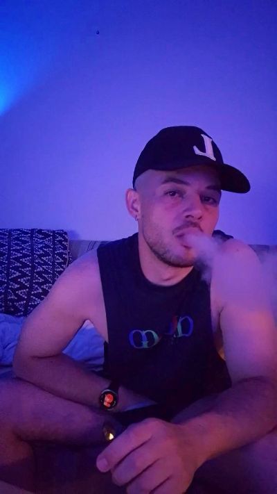 runtothesun live cam on Cam4