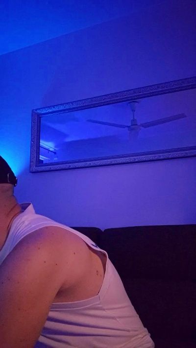 runtothesun live cam on Cam4
