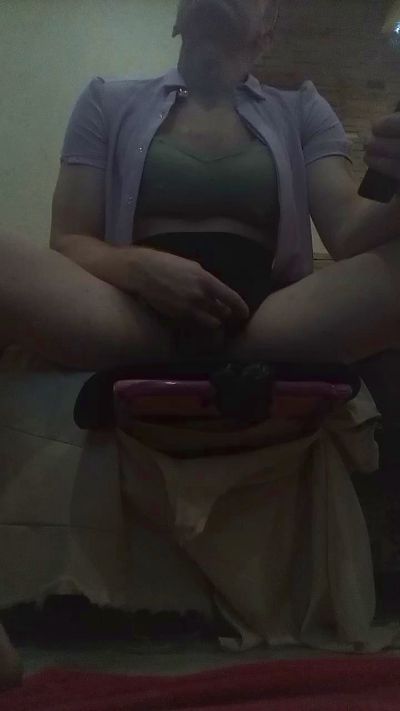 rururu1988 来自 泰国 的 表演者 直播摄像头