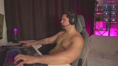 rus_adventure7 live cam on Cam4