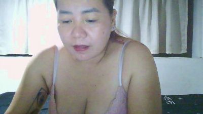 ryessi4u live cam on Cam4
