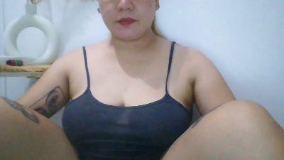 ryessi4u live cam on Cam4