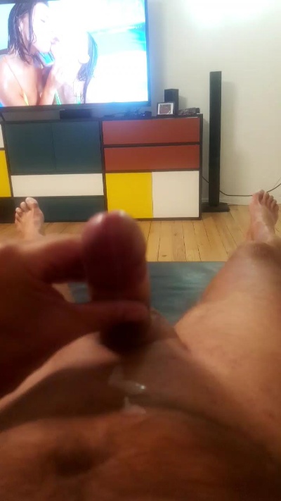 saarman33 live cam on Cam4