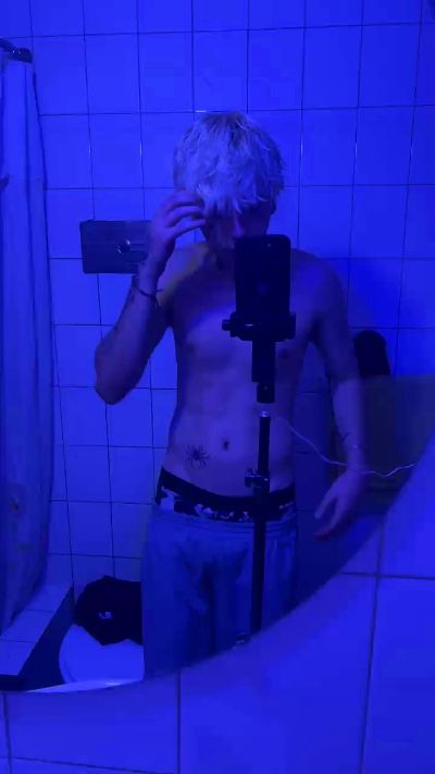 sableye22 live cam on Cam4