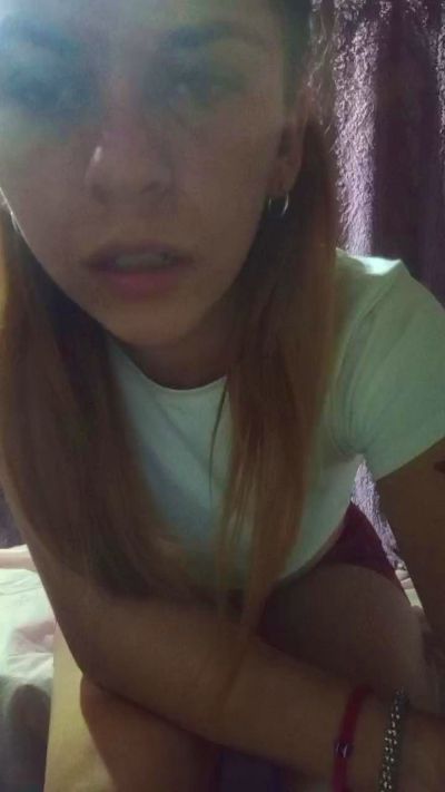 sabrihot4 live cam on Cam4