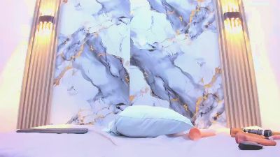 sabrina_med live cam on Cam4