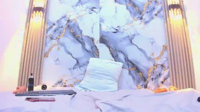 sabrina_med live cam on Cam4