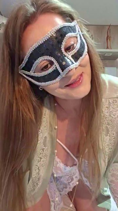 sabrinafarm live cam on Cam4