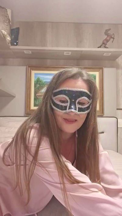 sabrinafarm live cam on Cam4