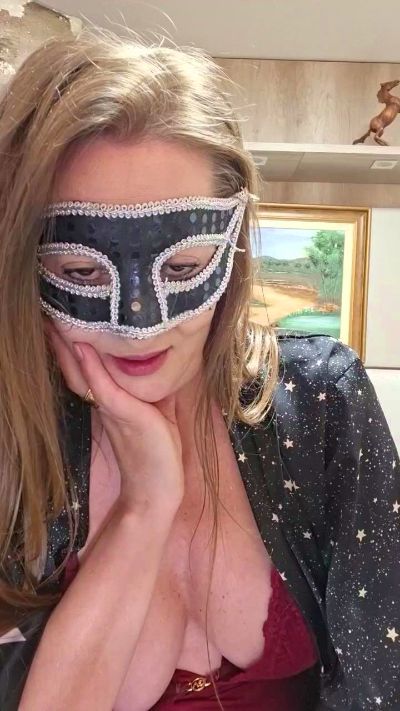 sabrinafarm live cam on Cam4