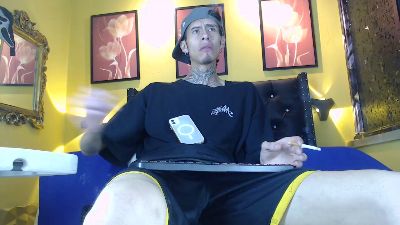 saintboyskinny live cam on Cam4