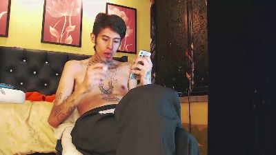 saintboyskinny live cam on Cam4