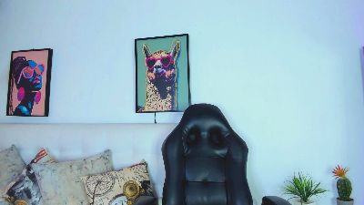 saly_beneth live cam on Cam4