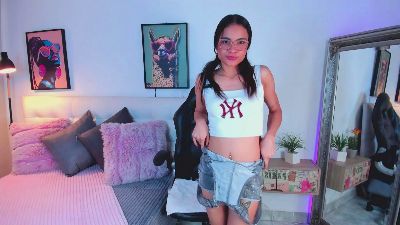 saly_beneth live cam on Cam4