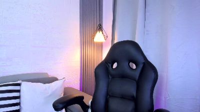 saly_beneth live cam on Cam4