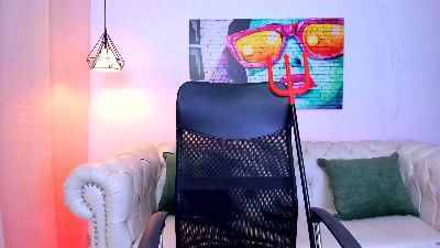 saly_beneth live cam on Cam4