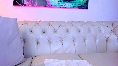 saly_beneth live cam on Cam4