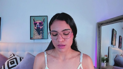 saly_beneth live cam on Cam4