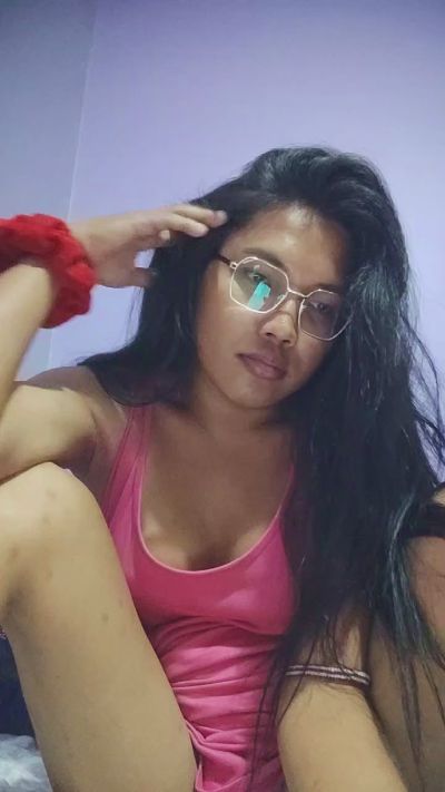 samsweet2022 live cam on Cam4