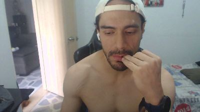 samuelgarcia_ live cam on Cam4