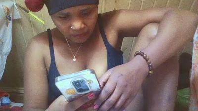 sandrina9794 live cam on Cam4