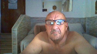 sanqui2 live cam on Cam4