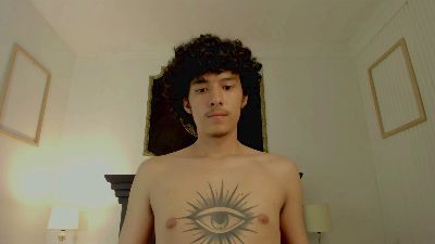 santi_twink live cam on Cam4