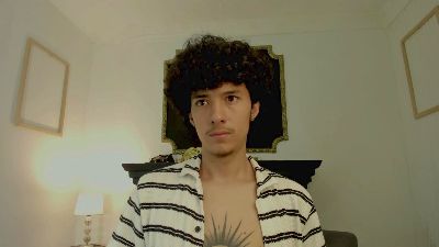 santi_twink live cam on Cam4