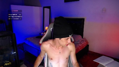 santiagocutexxx live cam on Cam4