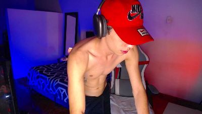 santiagocutexxx live cam on Cam4