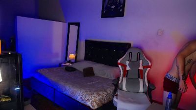 santiagocutexxx live cam on Cam4