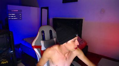 santiagocutexxx live cam on Cam4
