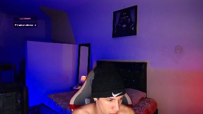 santiagocutexxx live cam on Cam4