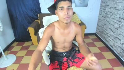 santiagodiaz live cam on Cam4