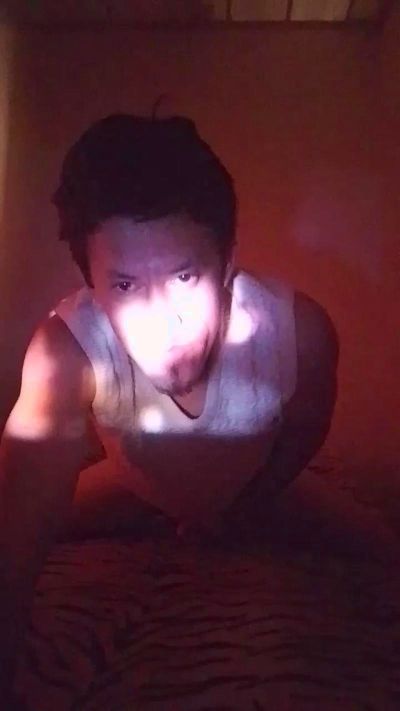 santiagomolano2 live cam on Cam4