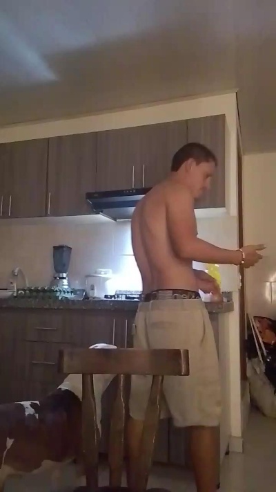 santiagomolano2 live cam on Cam4