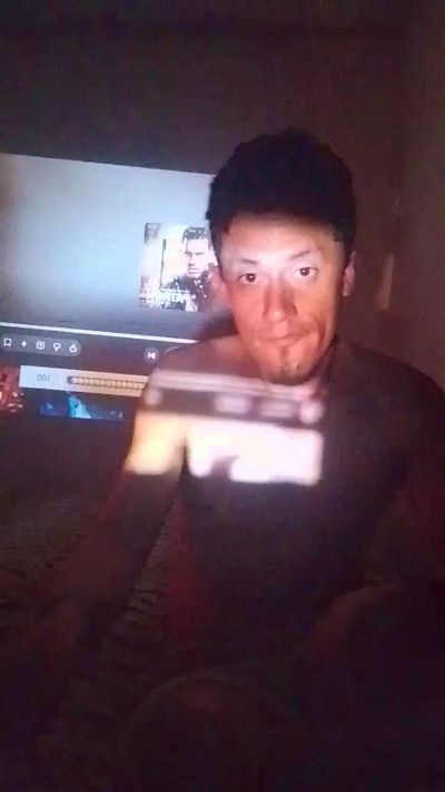 santiagomolano2 live cam on Cam4