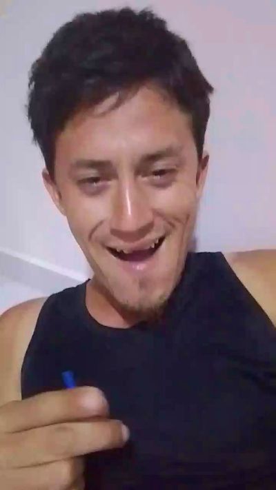 santiagomolano2 live cam on Cam4