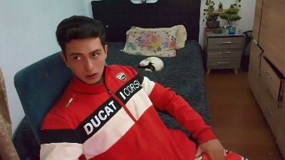 santiagoo live cam on Cam4