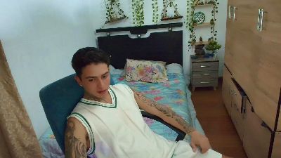 santiagoo live cam on Cam4