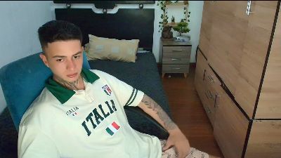 santiagoo live cam on Cam4