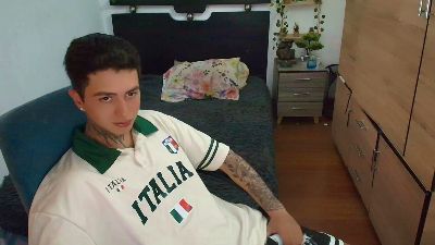 santiagoo live cam on Cam4