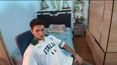 santiagoo live cam on Cam4