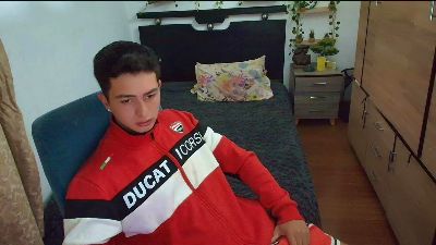 santiagoo live cam on Cam4