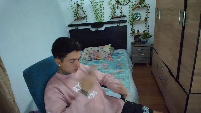 santiagoo live cam on Cam4