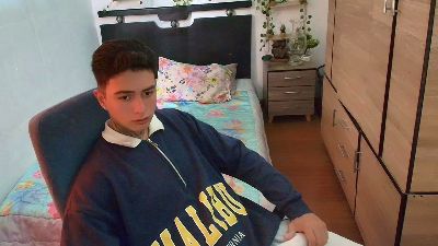 santiagoo live cam on Cam4