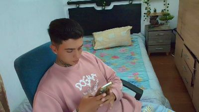 santiagoo live cam on Cam4